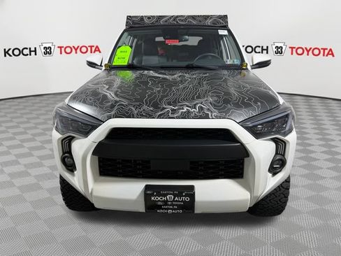 Used 2022 Toyota 4Runner SR5 Premium w/ Moonroof Package AWD/4WD image 2