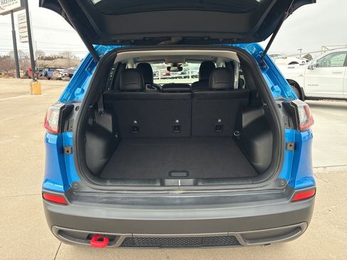 Used 2022 Jeep Cherokee Trailhawk w/ Comfort/Convenience Group image 6