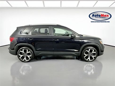 Used 2022 Volkswagen Taos SEL image 9