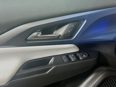 Used 2025 Chevrolet Equinox EV LT image 15