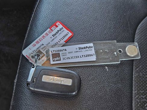 Used 2020 Jeep Compass Limited image 32