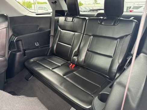 Used 2023 Ford Explorer XLT w/ Equipment Group 202A AWD/4WD image 18