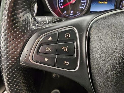 Used 2019 Mercedes-Benz GLC 350e 4MATIC image 11