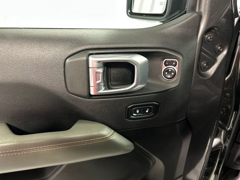 Used 2024 Jeep Gladiator Mojave AWD/4WD image 14