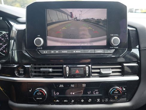 Certified 2025 Nissan Pathfinder SV image 23