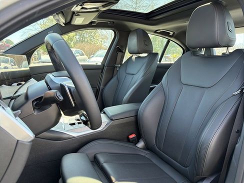 Used 2025 BMW 330i Sedan image 12