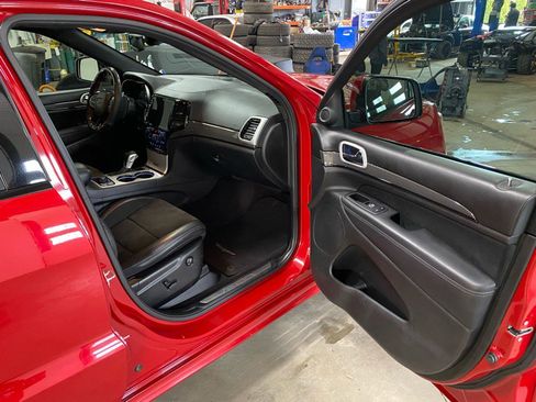 Used 2019 Jeep Grand Cherokee Trackhawk image 22