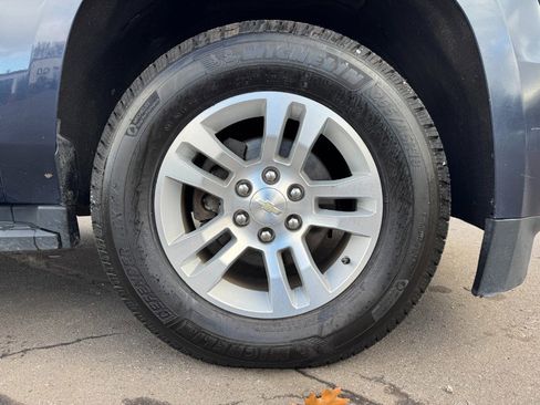 Used 2018 Chevrolet Suburban LS image 13