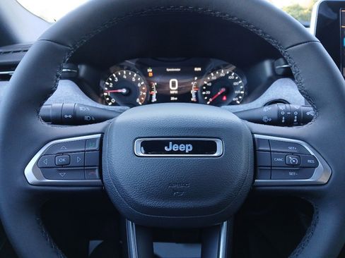 New 2026 Jeep Compass Latitude image 39