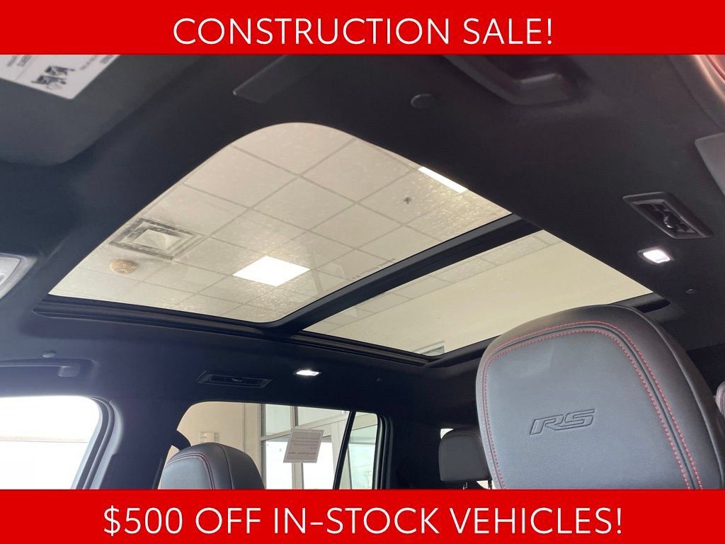 Used 2024 Chevrolet Traverse RS AWD/4WD image 10