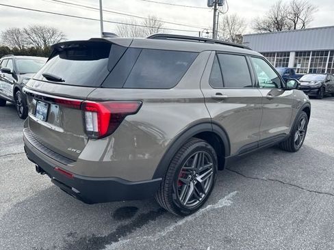New 2026 Ford Explorer ST-Line w/ ST-Line Street Pack image 5