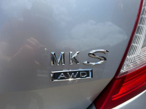 Used 2013 Lincoln MKS AWD image 19