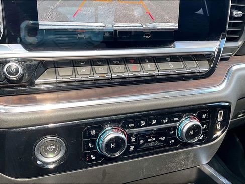 Used 2023 GMC Sierra 1500 SLT image 18