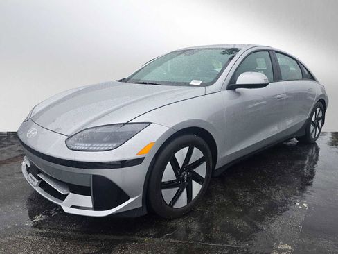 Used 2024 Hyundai Ioniq 6 SE RWD image 7
