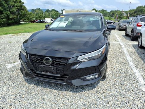 Used 2023 Nissan Sentra SR w/ Midnight Edition Package FWD image 4