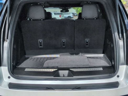 Used 2023 Chevrolet Tahoe Z71 w/ Luxury Package AWD/4WD image 27