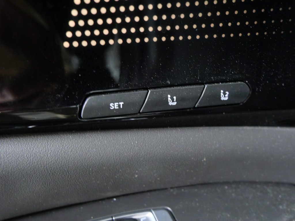 Used 2025 Kia Carnival SX Prestige FWD image 17