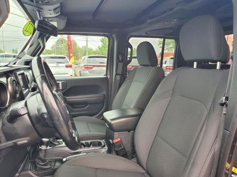 Used 2021 Jeep Gladiator Sport AWD/4WD image 6