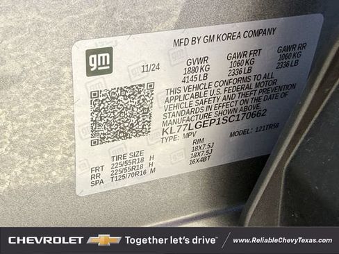 Used 2025 Chevrolet Trax RS w/ Sunroof Package FWD image 34