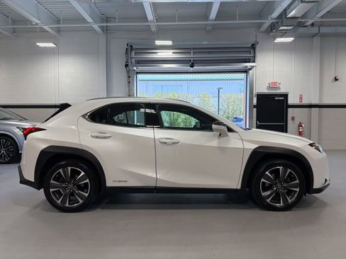 Used 2019 Lexus UX 250h w/ Premium Package AWD/4WD image 8