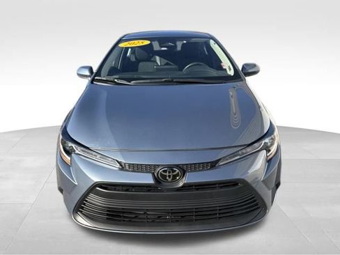 Used 2025 Toyota Corolla LE image 7