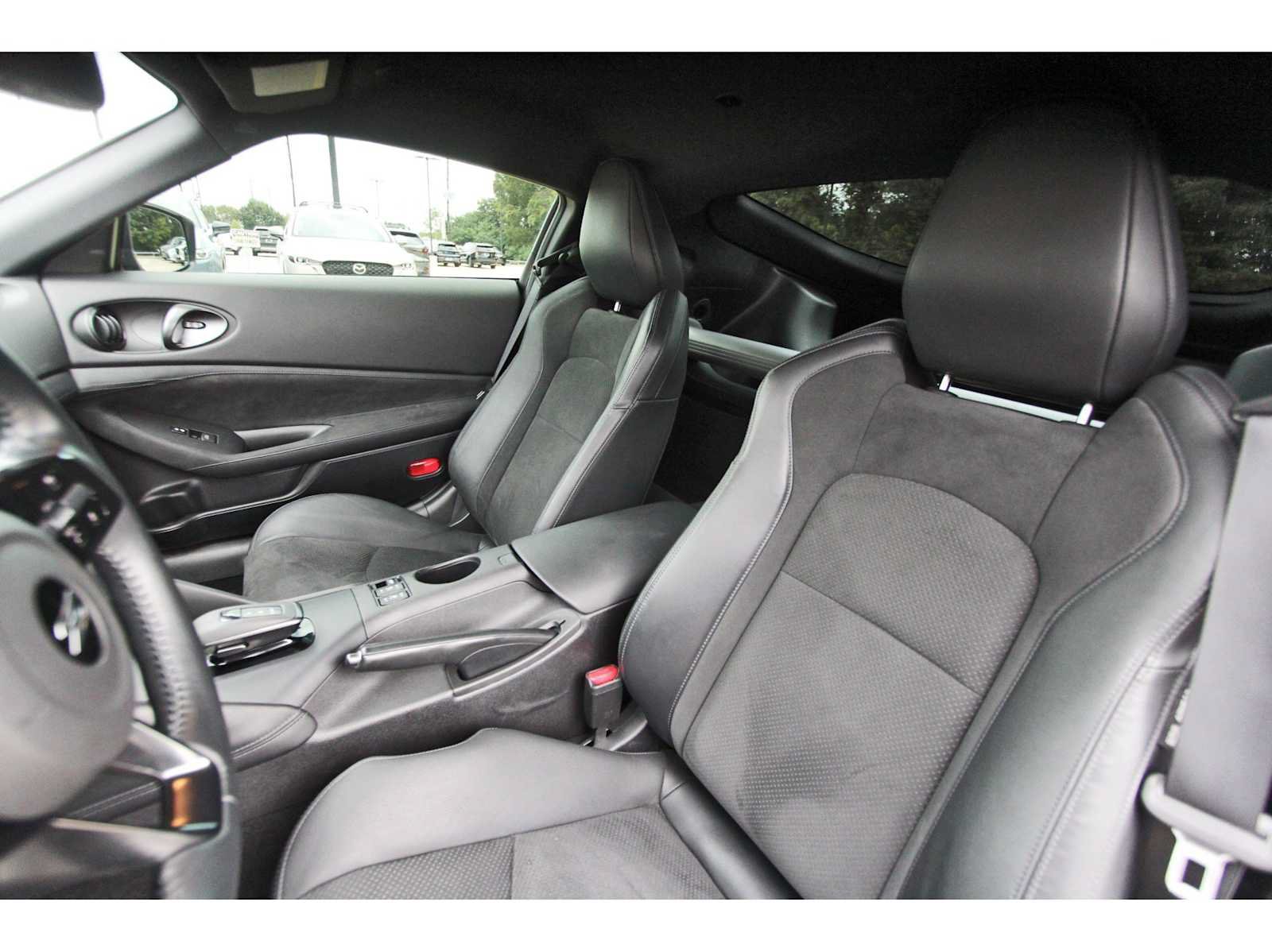 Used 2024 Nissan Z Performance w/ Floor Mat Package RWD image 9