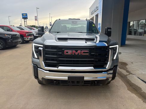 Used 2024 GMC Sierra 2500 Pro w/ 1SA Pro Safety Plus Package AWD/4WD image 11