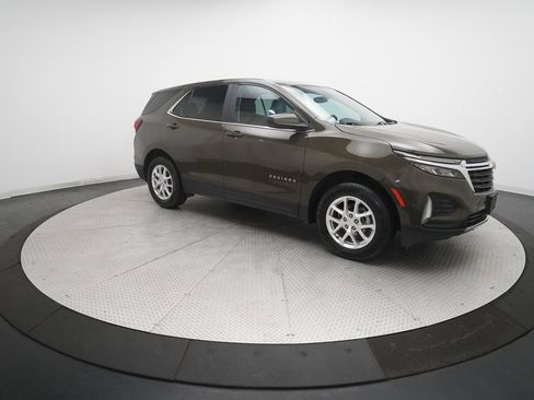 Used 2024 Chevrolet Equinox LT AWD/4WD image 36