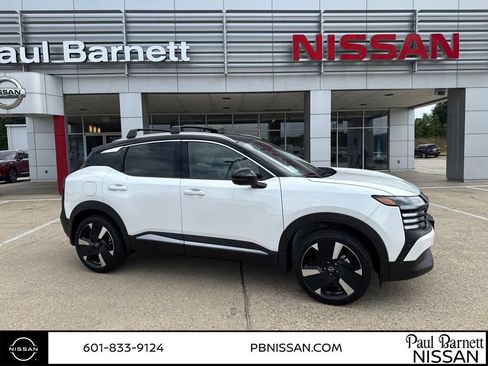 New 2025 Nissan Kicks SR image 6