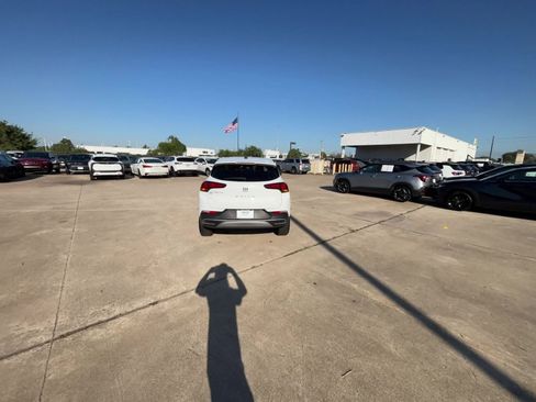 Used 2025 Buick Encore GX Preferred image 16