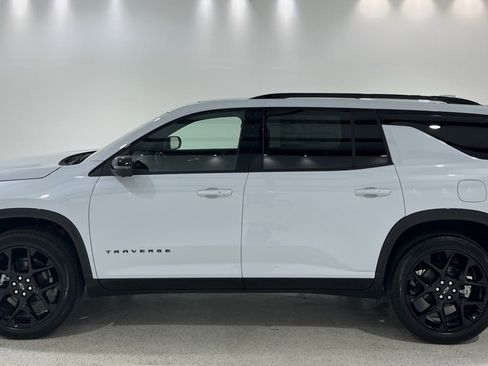 New 2026 Chevrolet Traverse RS image 2