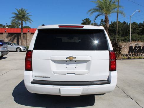 Used 2017 Chevrolet Suburban LT w/ LT Signature Package image 10