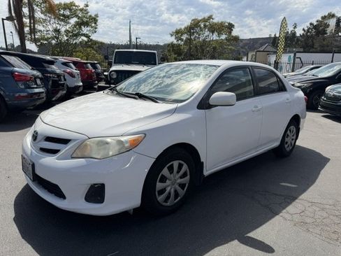 Used 2011 Toyota Corolla LE FWD image 6