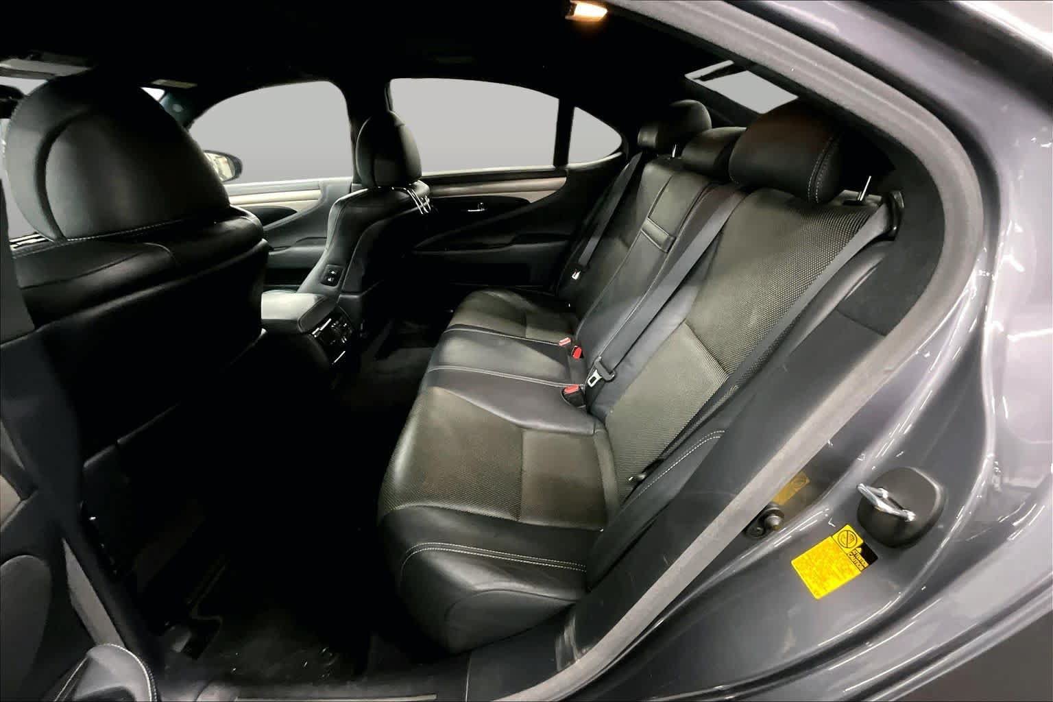 Used 2014 Lexus LS 460 w/ F Sport Package RWD image 19