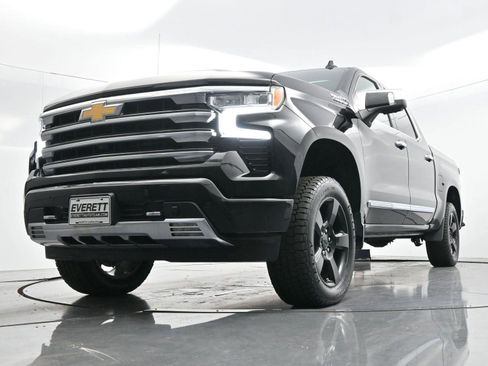 Used 2023 Chevrolet Silverado 1500 High Country w/ High Country Premium Package AWD/4WD image 44