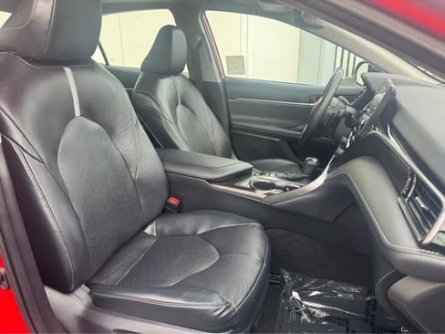 Used 2021 Toyota Camry XSE image 23