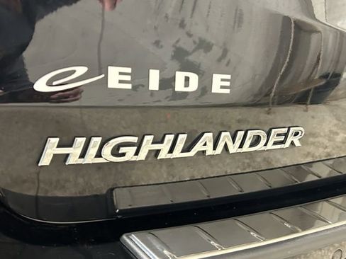 Used 2018 Toyota Highlander Limited Platinum AWD/4WD image 30