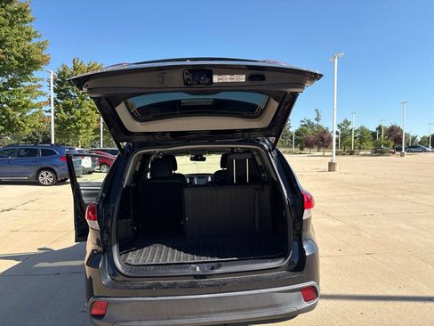 Used 2017 Toyota Highlander SE AWD/4WD image 27