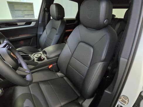 New 2025 Porsche Cayenne S image 5