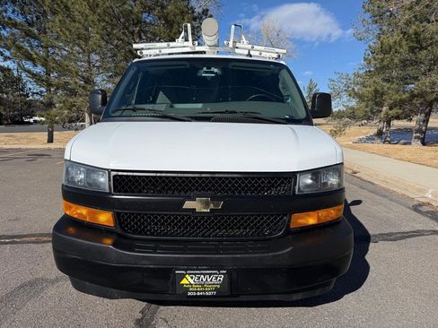 Used 2018 Chevrolet Express 2500 w/ Driver Convenience Package RWD image 6