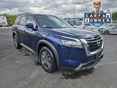 Used 2024 Nissan Pathfinder SV