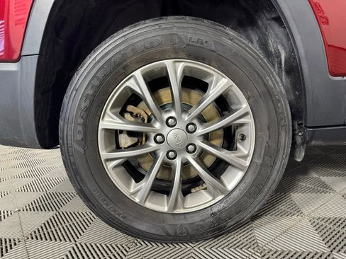 Used 2020 Jeep Cherokee Latitude Plus image 44