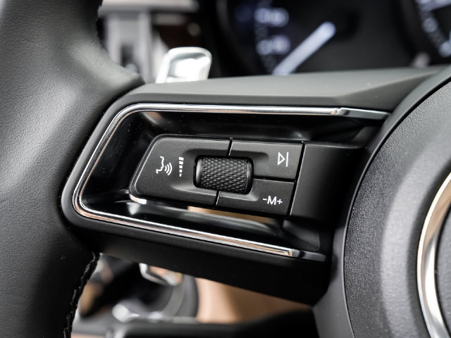 Certified 2026 Porsche Macan AWD/4WD image 14