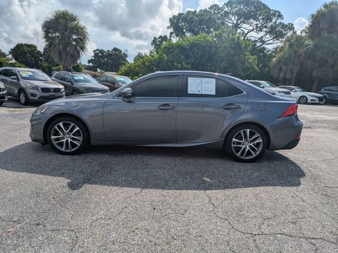 Used 2019 Lexus IS 300 RWD image 8