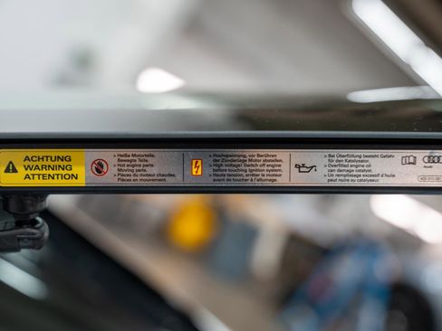 Used 2017 Audi R8 V10 plus w/ Full Leather Package image 57