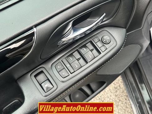 Used 2016 Dodge Grand Caravan SE FWD image 10