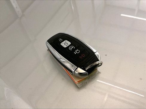 Used 2017 Lincoln MKZ Premiere image 10