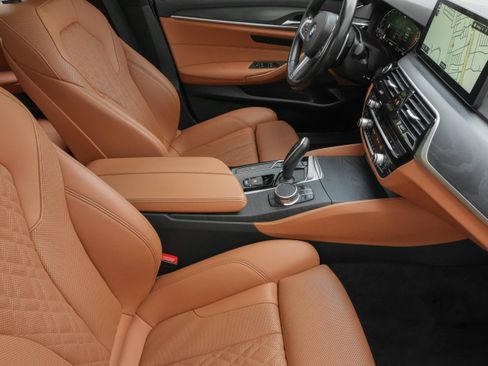 Used 2023 BMW 540i w/ M Sport Package RWD image 13