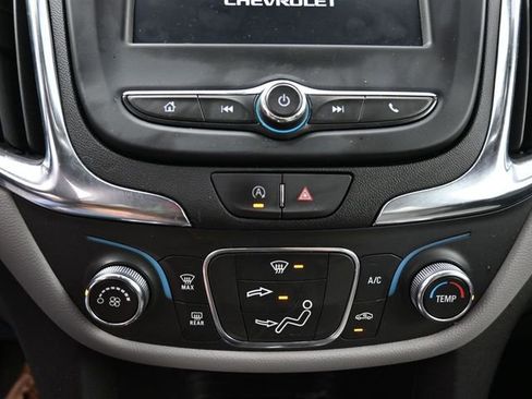 Used 2023 Chevrolet Equinox LT image 24