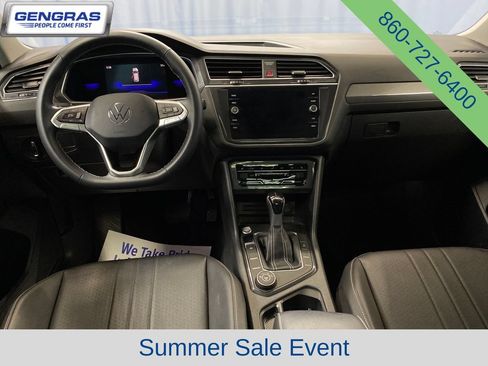 Used 2022 Volkswagen Tiguan SE AWD/4WD image 31